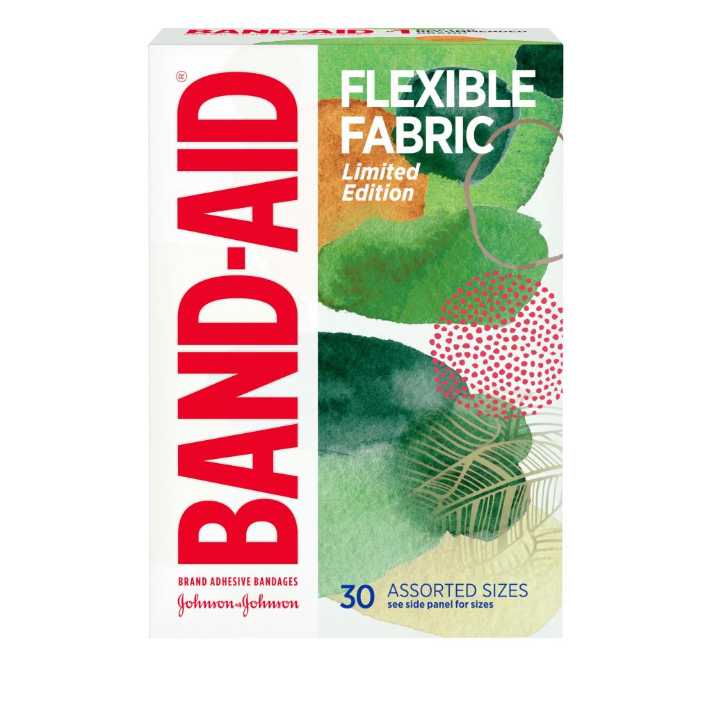 Marca BAND-AID(R) Apósitos de tela flexible con estampados de bosque, frente del paquete