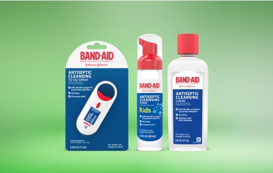 Variedad de Marca BAND-AID® Soluciones líquidas para heridas y antisépticos